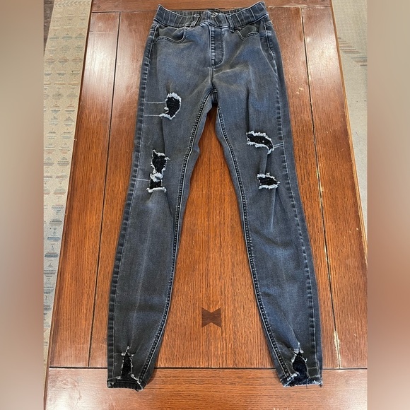 m jeans by maurices™ Black Cool Comfort Pull On Super High Rise Ripped Jegging S - Picture 3 of 10